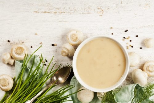 Supă cremă de legume cu ciuperci