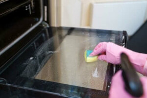 Cele mai bune metode de curățare a cuptorului