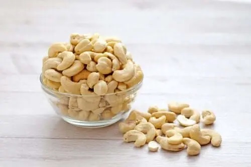Caju inclus în rețete de smântână lichidă vegetală