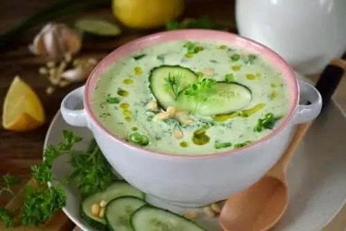 Rețetă de supă de avocado și castravete