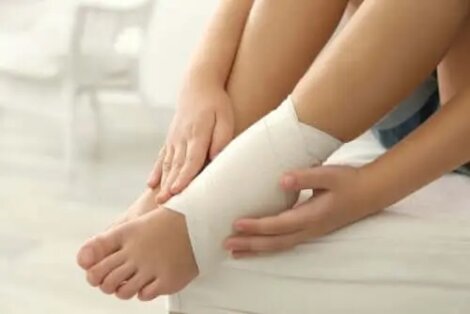 refacerea articulației gleznei după fractura piciorului comprese pentru dureri articulare