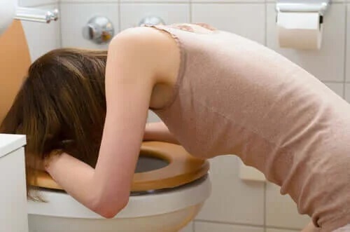 Fată care află ce este diabulimia