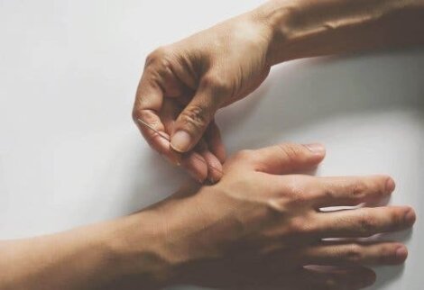 acupunctura articulara durere în articulația cotului mâinilor