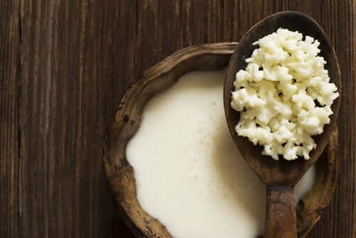 Lingură cu ciupercă de kefir