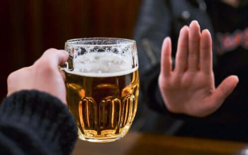 Persoană care refuză alcoolul