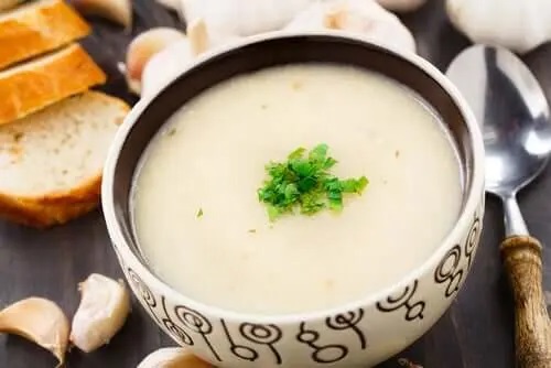 Rețete de supă cu usturoi vegană