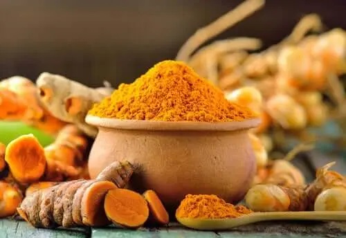 Turmericul pe lista de alimente pentru articulații