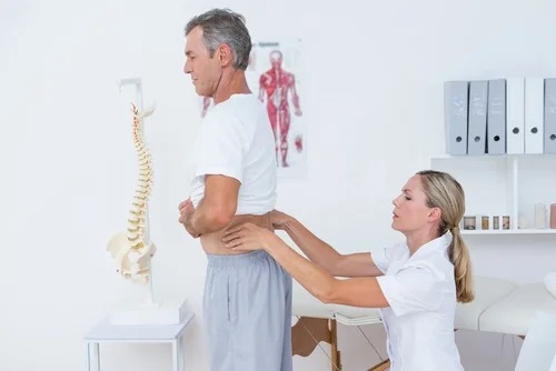 Bărbat la medic