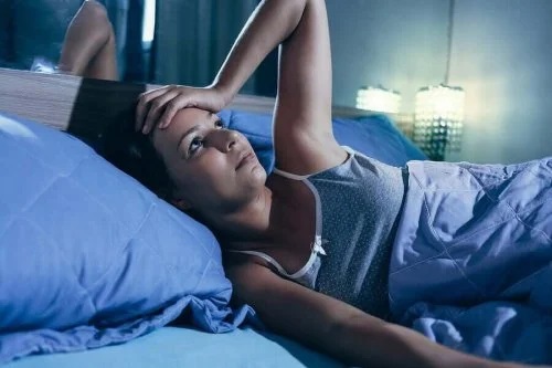Fată care are insomnie