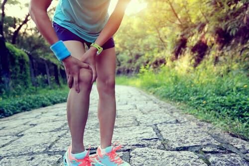 3 remedii naturiste pentru genunchiul alergătorului