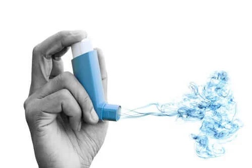 Spray inhalator pentru astm