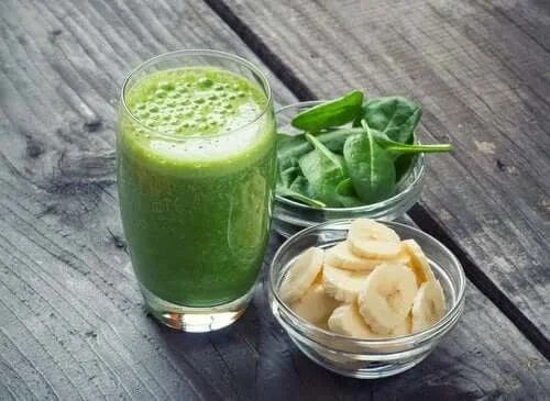Smoothie cu spanac și banane
