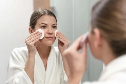 Femeie care profită de beneficiile vitaminei A