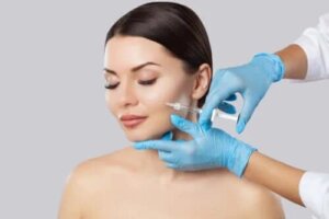 Liftingul facial fără operație: ce este?