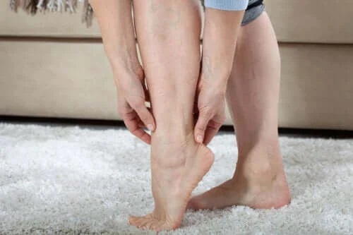 Cum poți să tratezi picioarele grele?
