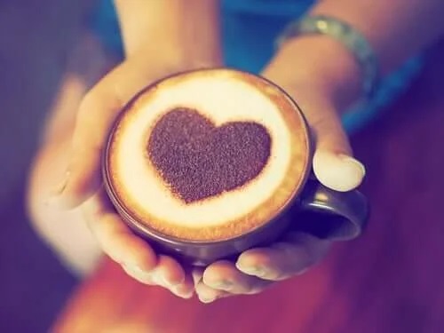 Relația dintre cafea și infarct: pozitivă sau negativă?