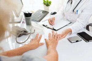 Întrebări frecvente despre artrită