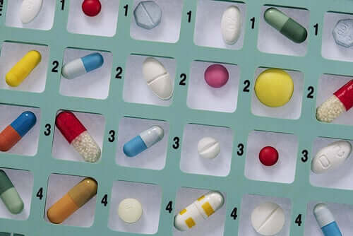 Automedicația cu antibiotice - de ce este periculoasă?
