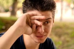 Ochii care curg: care sunt cauzele?