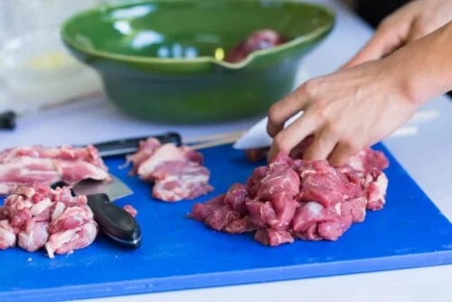 Cum săe viți contaminarea încrucișată între carne și legume