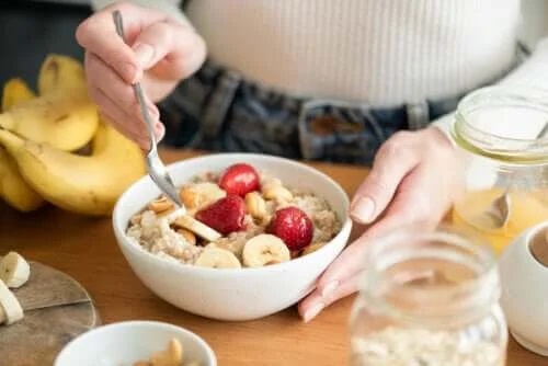 Micul dejun bogat în carbohidrați: beneficii