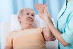 Care sunt factorii de risc asociați osteoporozei?