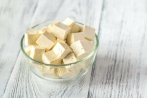 Beneficiile brânzei vegane