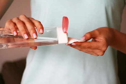 Cum se folosește apa micelară