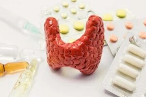 6 simptome ale problemelor tiroidiene