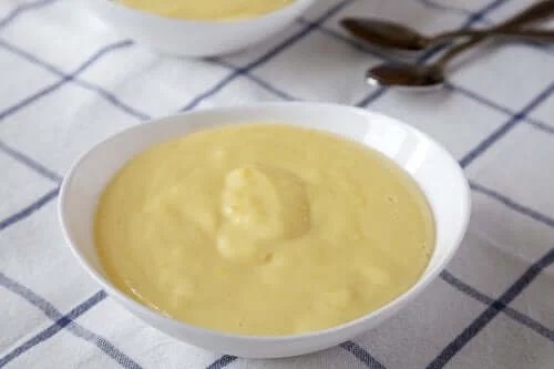 Deserturi englezești cremoase cu vanilie