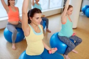 Exerciții de întindere pentru gravide