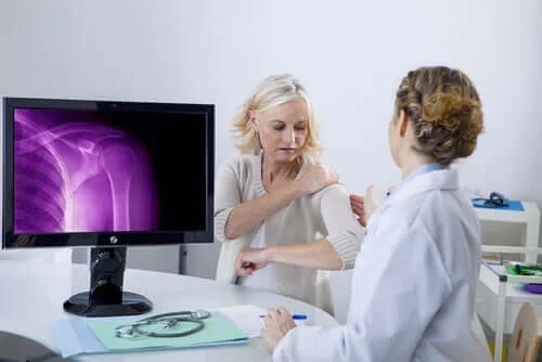 Medic care oferă tratamente ce ameliorează simptomele fibromialgiei