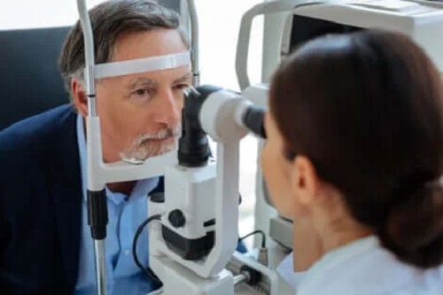 Pacient la medicul oftalmolog