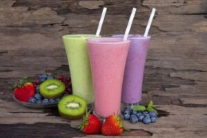 Smoothie cu iaurt pentru gustări sănătoase