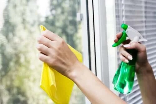 Soluții de curățare ecologice pentru geamuri