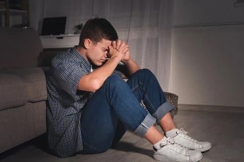 Adolescenții care se rănesc singuri