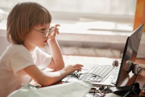 Anxietatea socială la copii mici