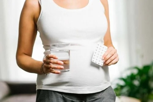 Trebuie să consumi acid folic în sarcină