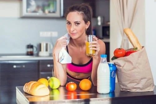 Fată care știe cum să consumi carbohidrați corect