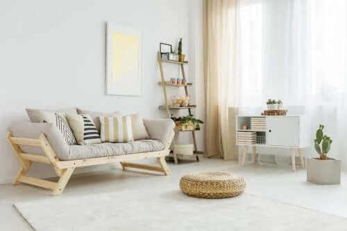 Living cu obiecte decorative indispensabile pentru confort