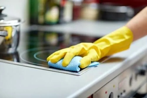 Lucruri pe care nu le cureți suficient în bucătărie