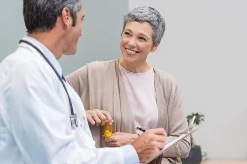 Medic ce explică cum evoluează osteoporoza după menopauză