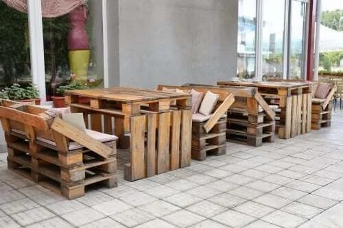 Mobilă din paleți reciclați