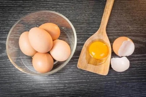 Ouăle crude protejează părul de soare