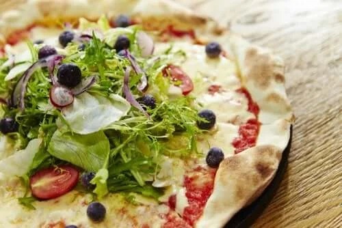 Pizza cu verdețuri