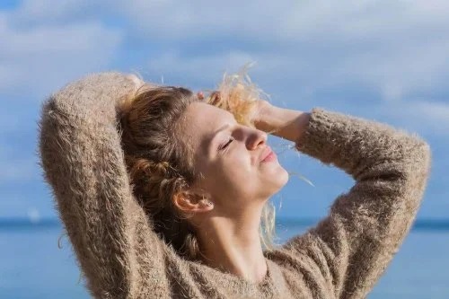 Tratamente care protejează părul de soare
