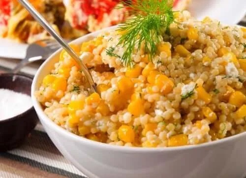 Rețete de salată cu quinoa și porumb