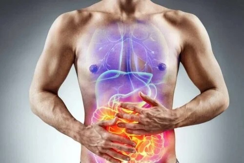 Bărbat care are probleme digestive