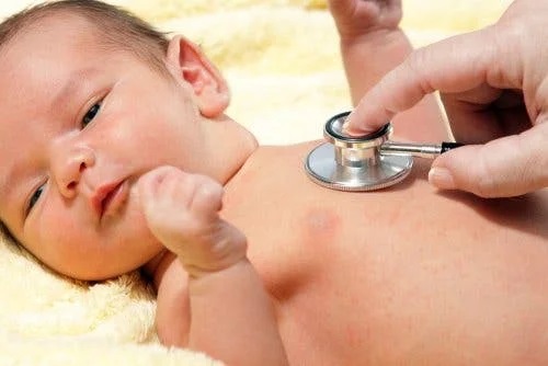 Medic ce consultă un copil cu crusta de lapte