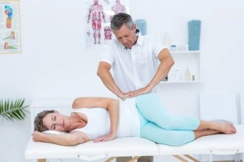 Medic afectat de tendinopatia gluteală